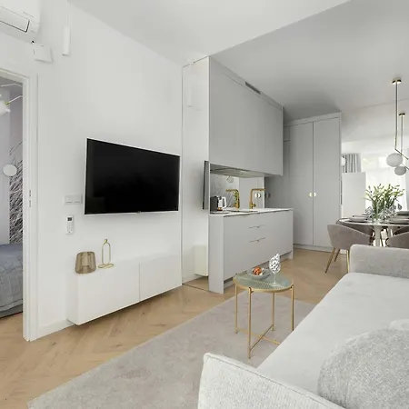 Premium & Elegance With Pool By Renters Апартаменты