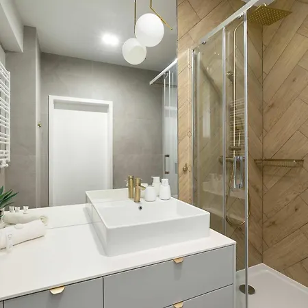 Premium & Elegance With Pool By Renters דירה